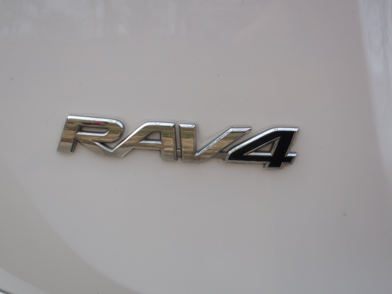 Toyota RAV4 XLE FWD 2018