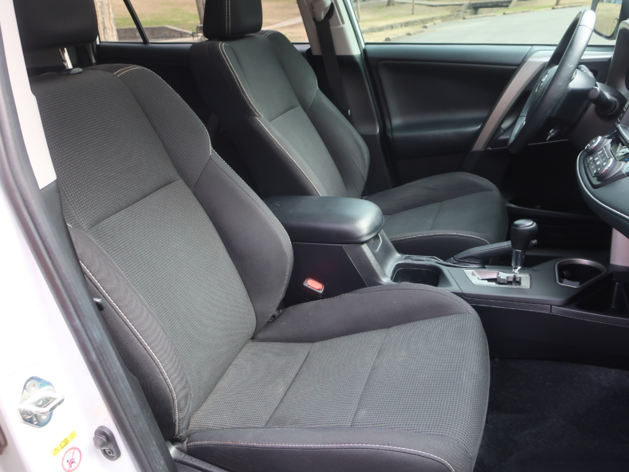 Toyota RAV4 XLE FWD 2018