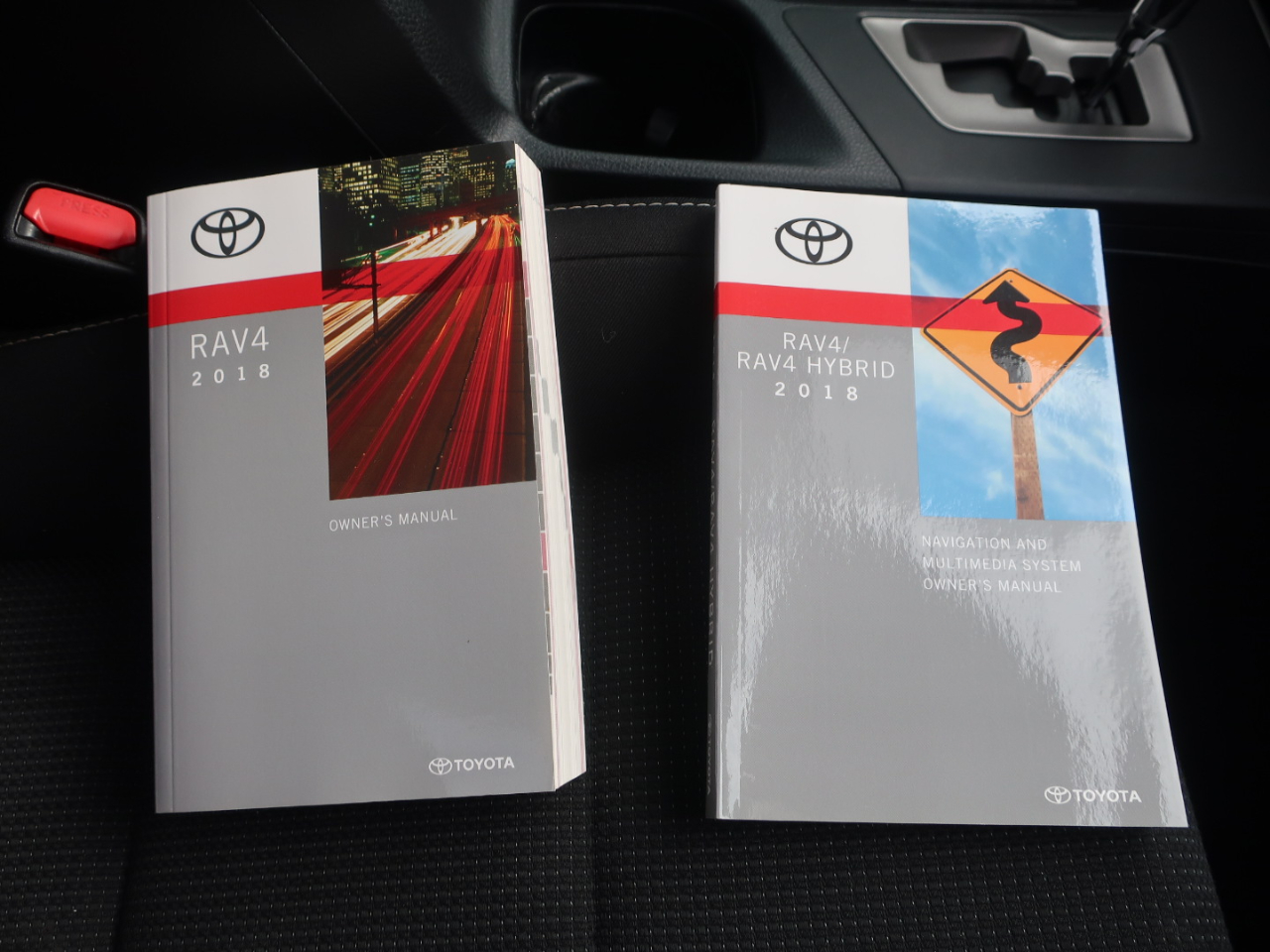 Toyota RAV4 XLE FWD 2018