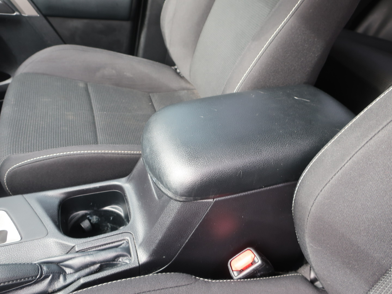 Toyota RAV4 XLE FWD 2018