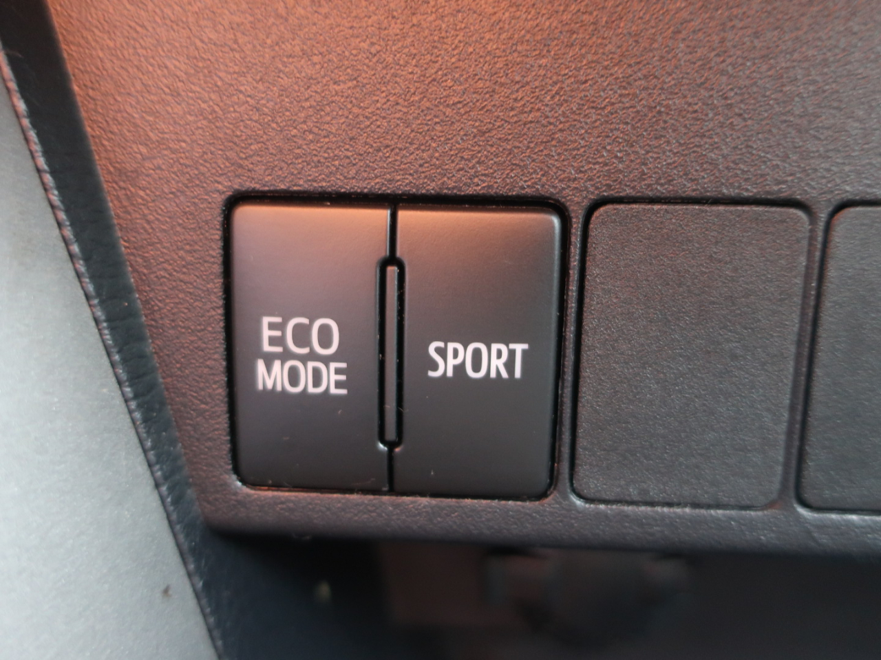 Toyota RAV4 XLE FWD 2018