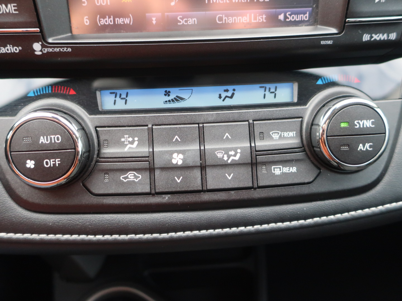 Toyota RAV4 XLE FWD 2018