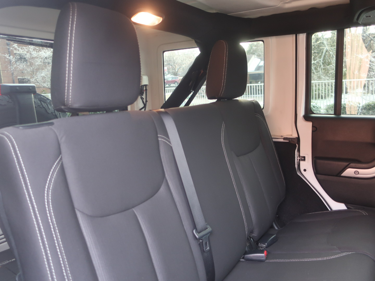 Jeep Wrangler Unlimited Sahara 4WD 2017