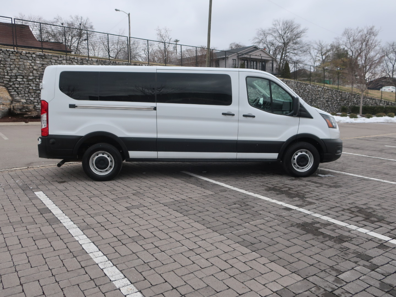 Ford Transit 350 Wagon Low Roof XL w/Sliding Pass. 148-in. WB 2020
