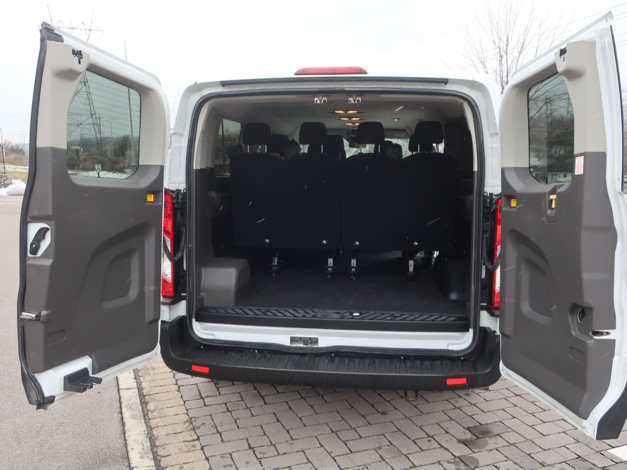 Ford Transit 350 Wagon Low Roof XL w/Sliding Pass. 148-in. WB 2020