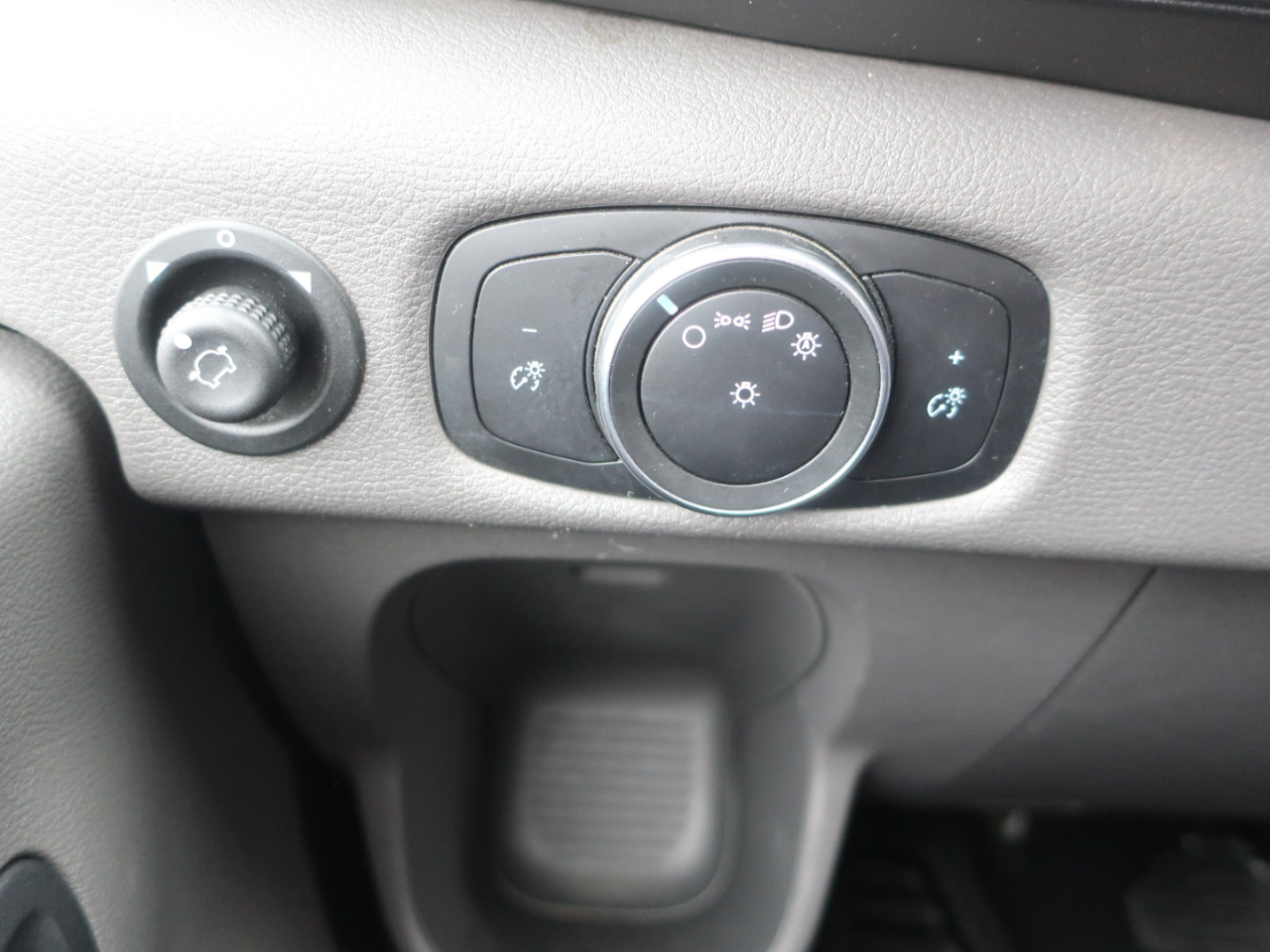 Ford Transit 350 Wagon Low Roof XL w/Sliding Pass. 148-in. WB 2020