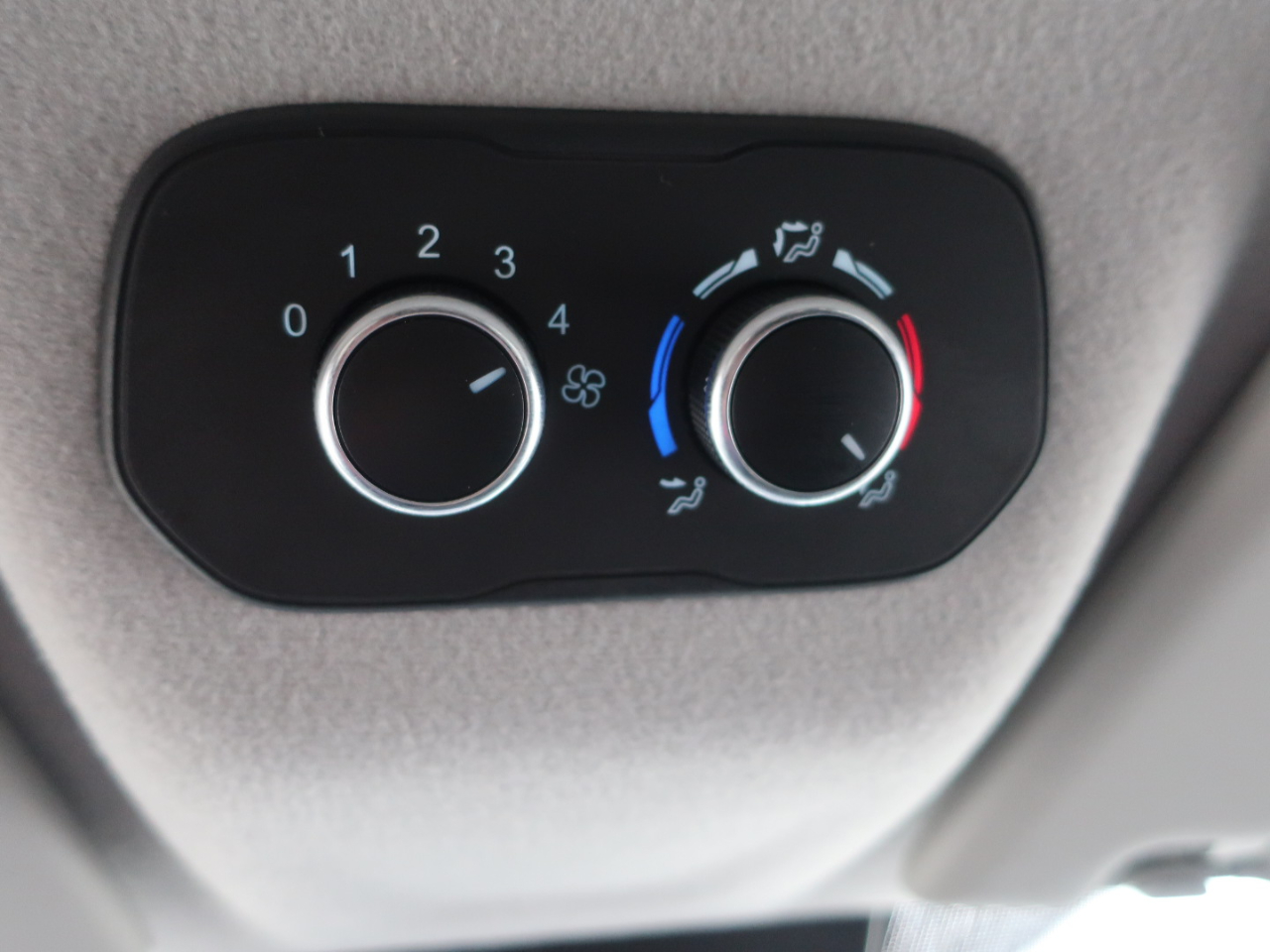 Ford Transit 350 Wagon Low Roof XL w/Sliding Pass. 148-in. WB 2020