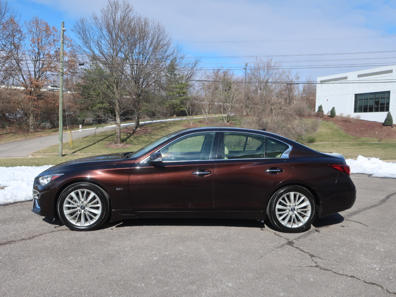 Infiniti Q50 3.0t LUXE AWD 2019