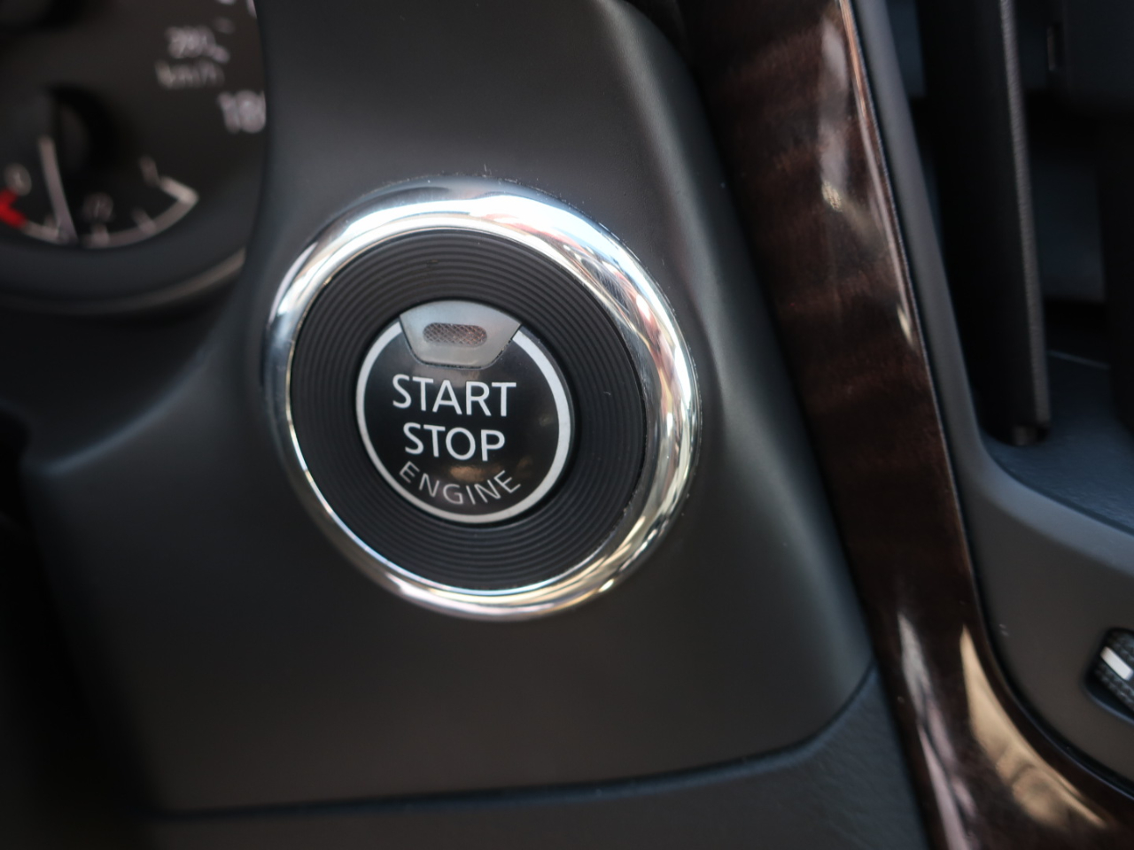 Infiniti Q50 3.0t LUXE AWD 2019