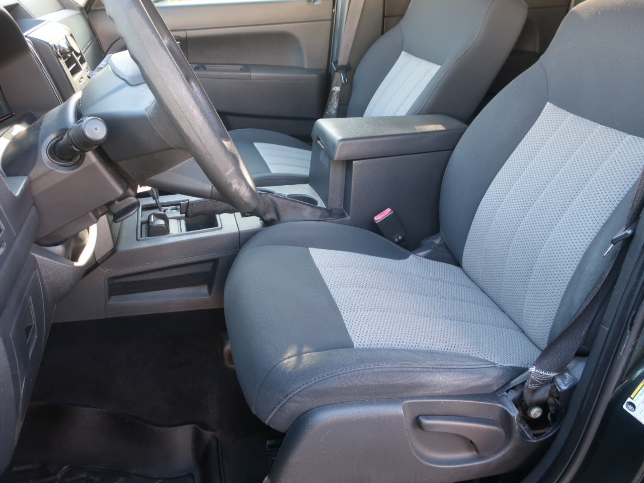 Jeep Liberty Sport 4WD 2010