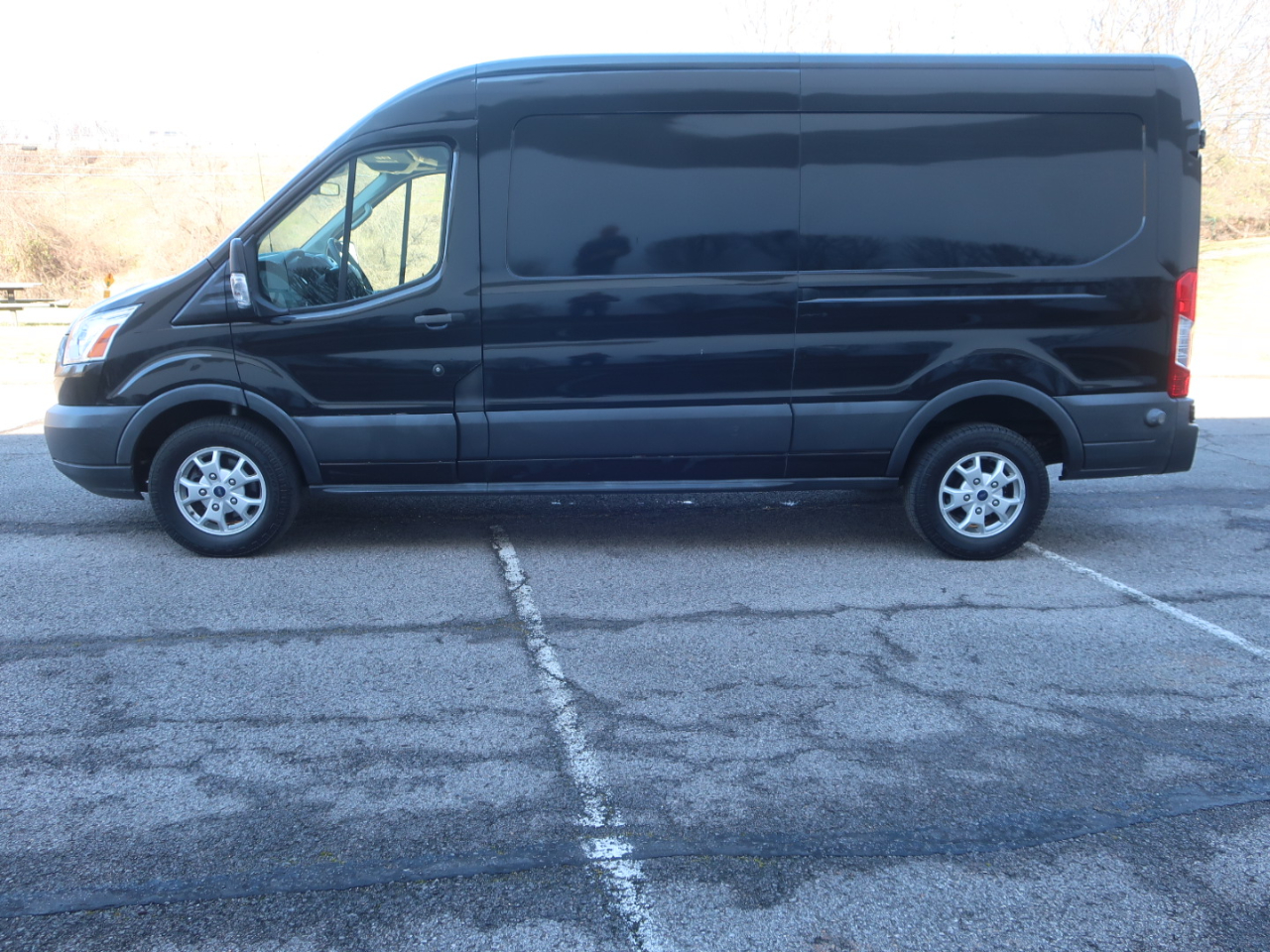 Ford Transit 250 Van Med. Roof w/Sliding Pass. 148-in. WB 2015