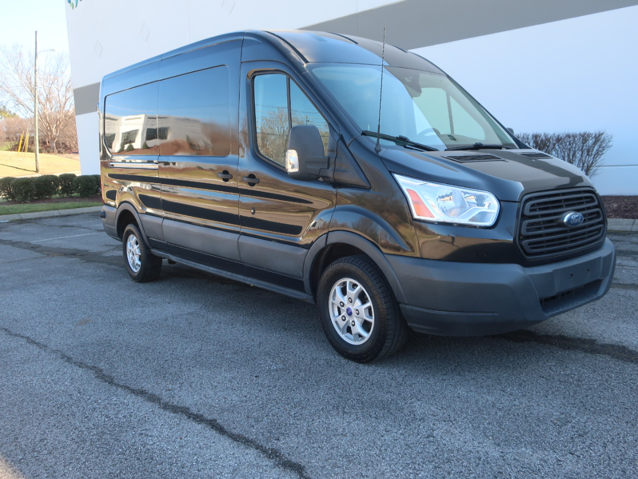 Ford Transit 250 Van Med. Roof w/Sliding Pass. 148-in. WB 2015