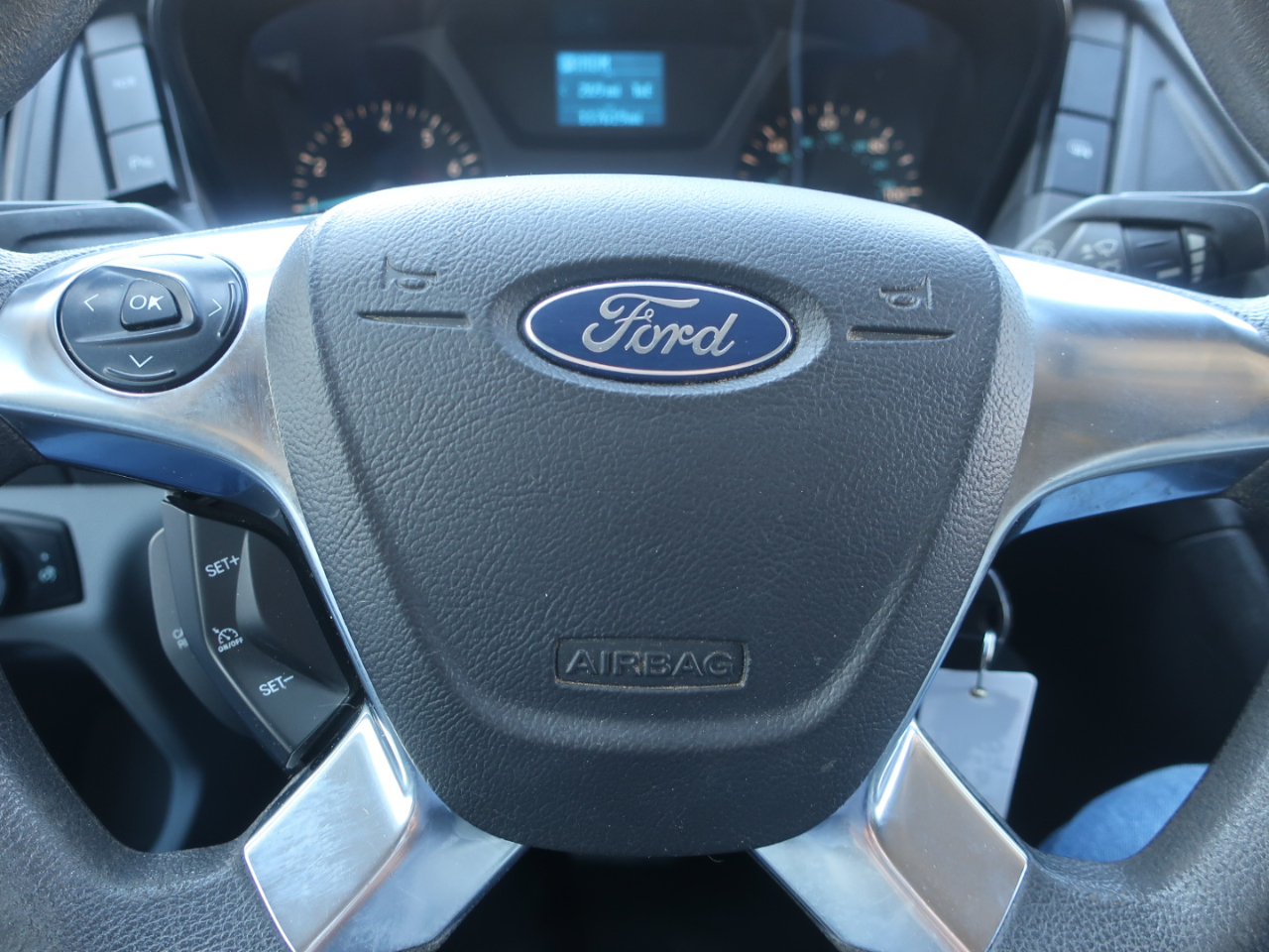 Ford Transit 250 Van Med. Roof w/Sliding Pass. 148-in. WB 2015