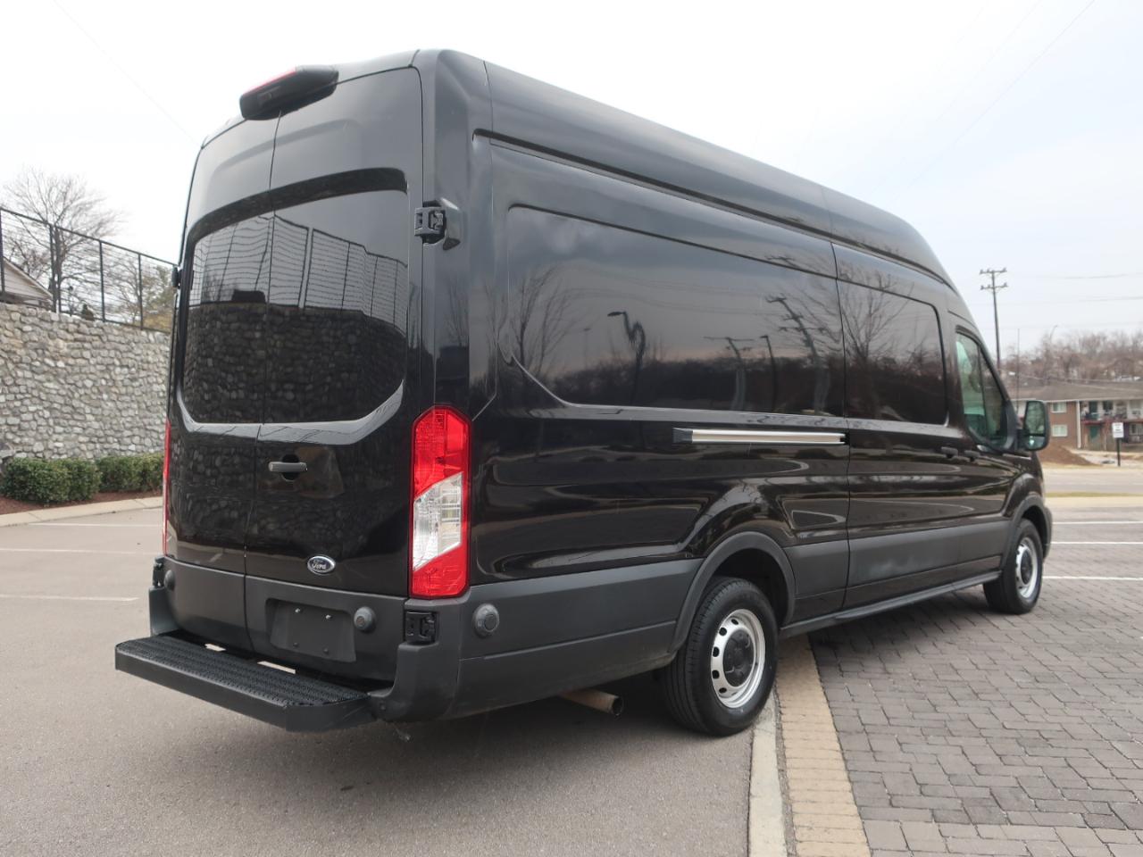 Ford Transit 250  2020