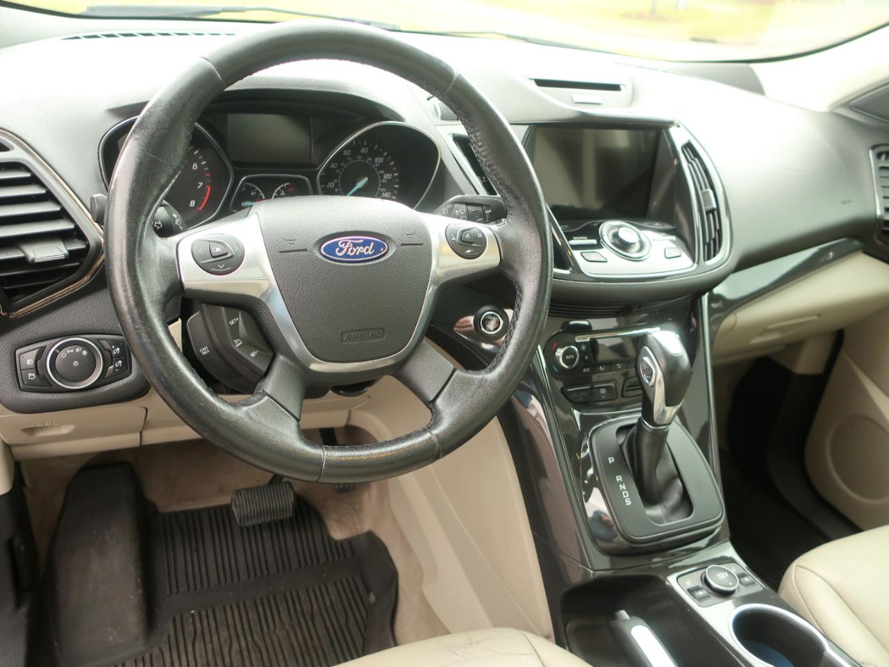 Ford Escape Titanium FWD 2016