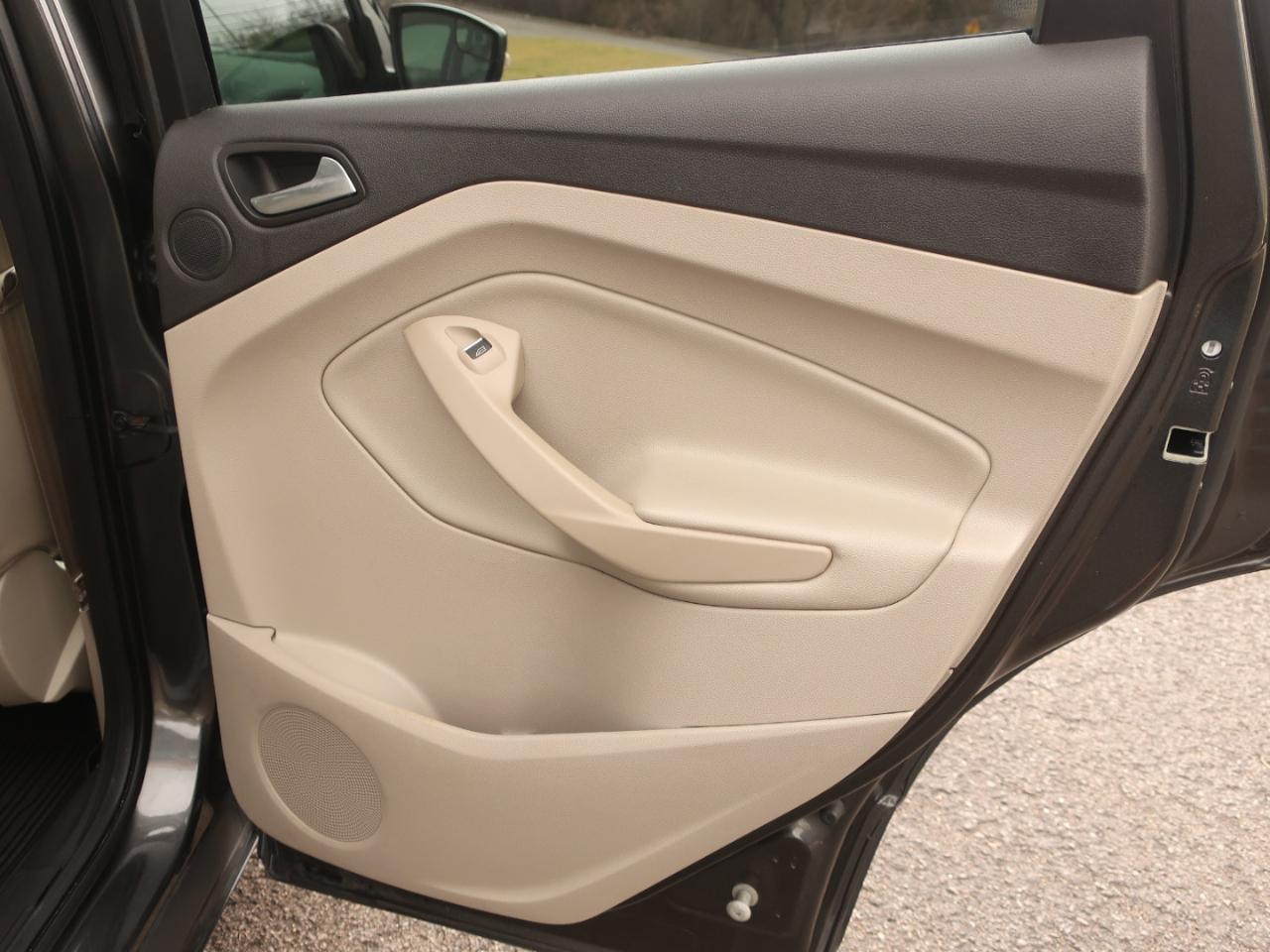 Ford Escape Titanium FWD 2016