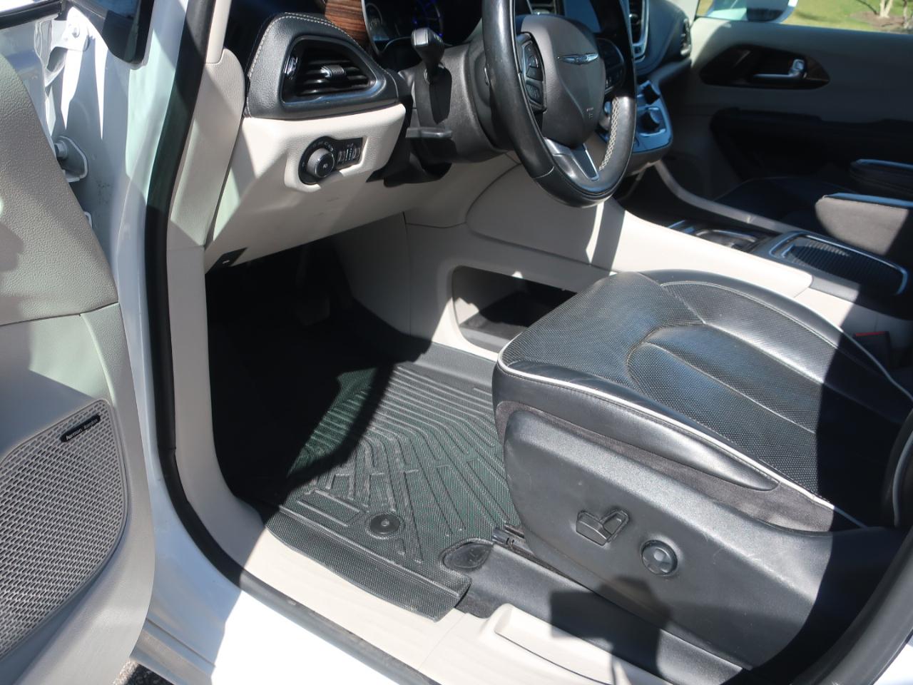 Chrysler Pacifica Hybrid Limited 2022