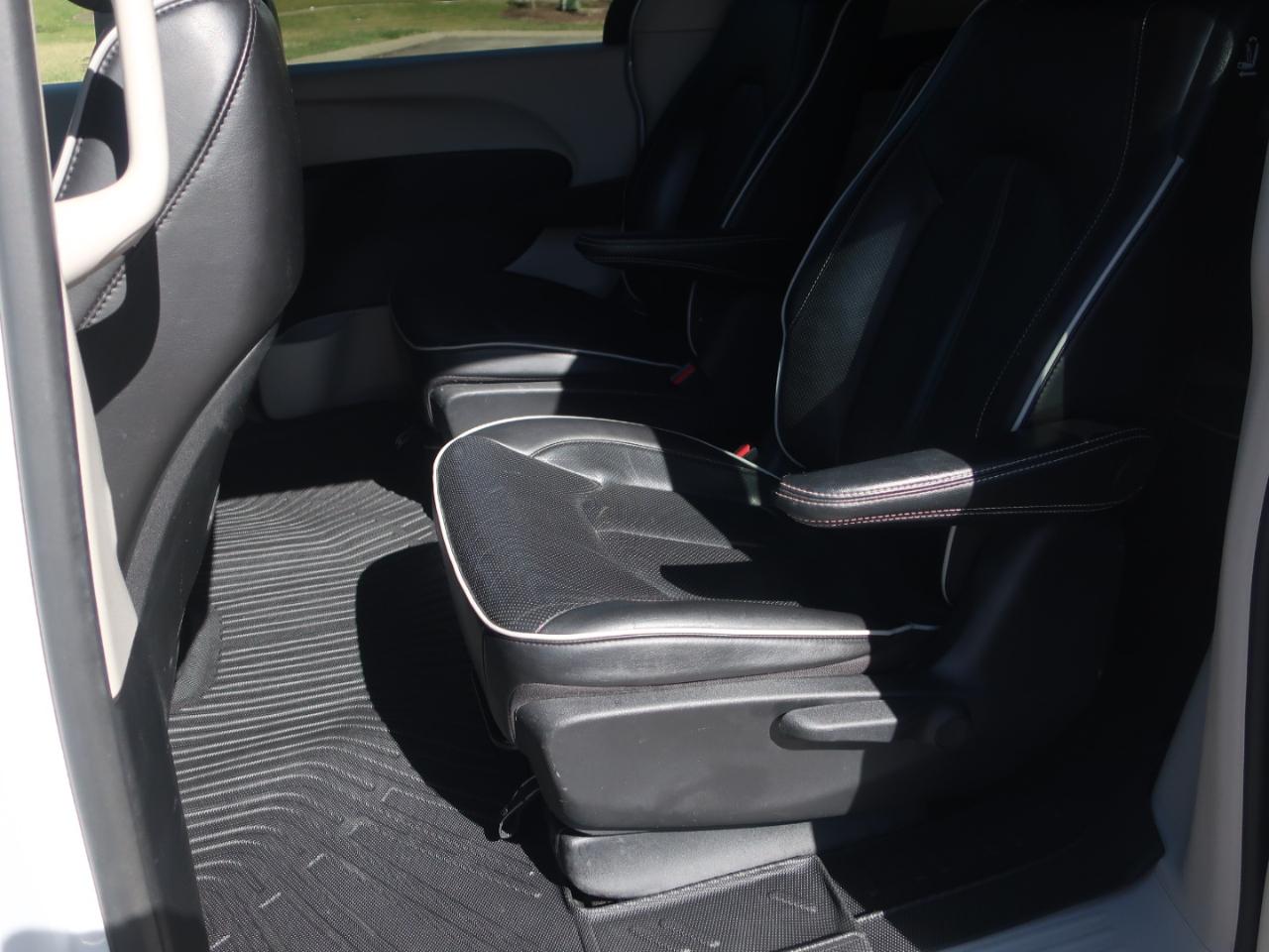 Chrysler Pacifica Hybrid Limited 2022