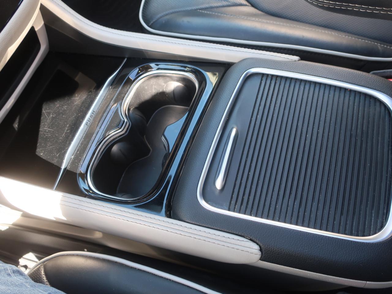 Chrysler Pacifica Hybrid Limited 2022