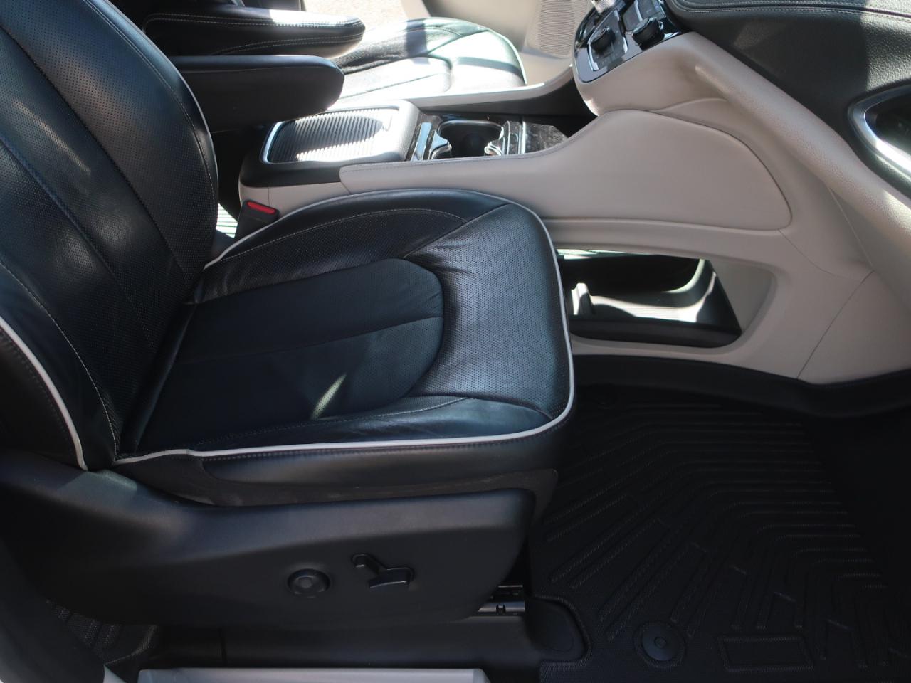 Chrysler Pacifica Hybrid Limited 2022