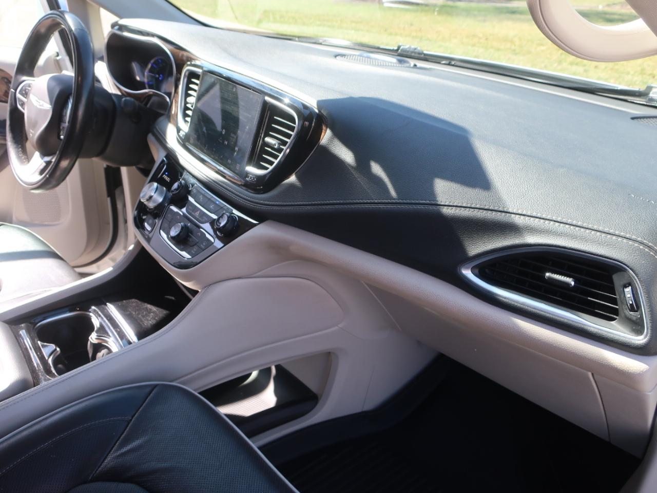 Chrysler Pacifica Hybrid Limited 2022