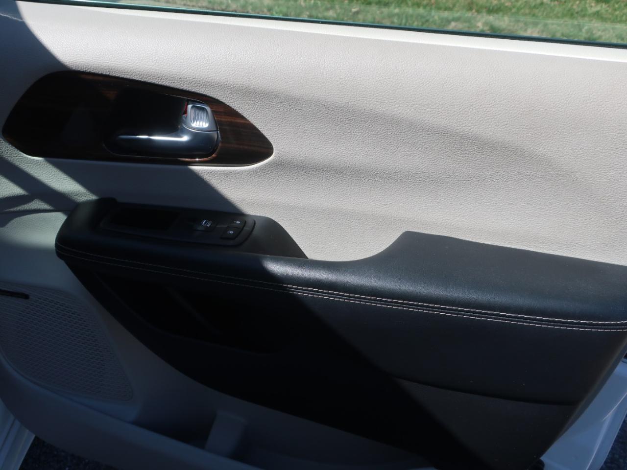 Chrysler Pacifica Hybrid Limited 2022