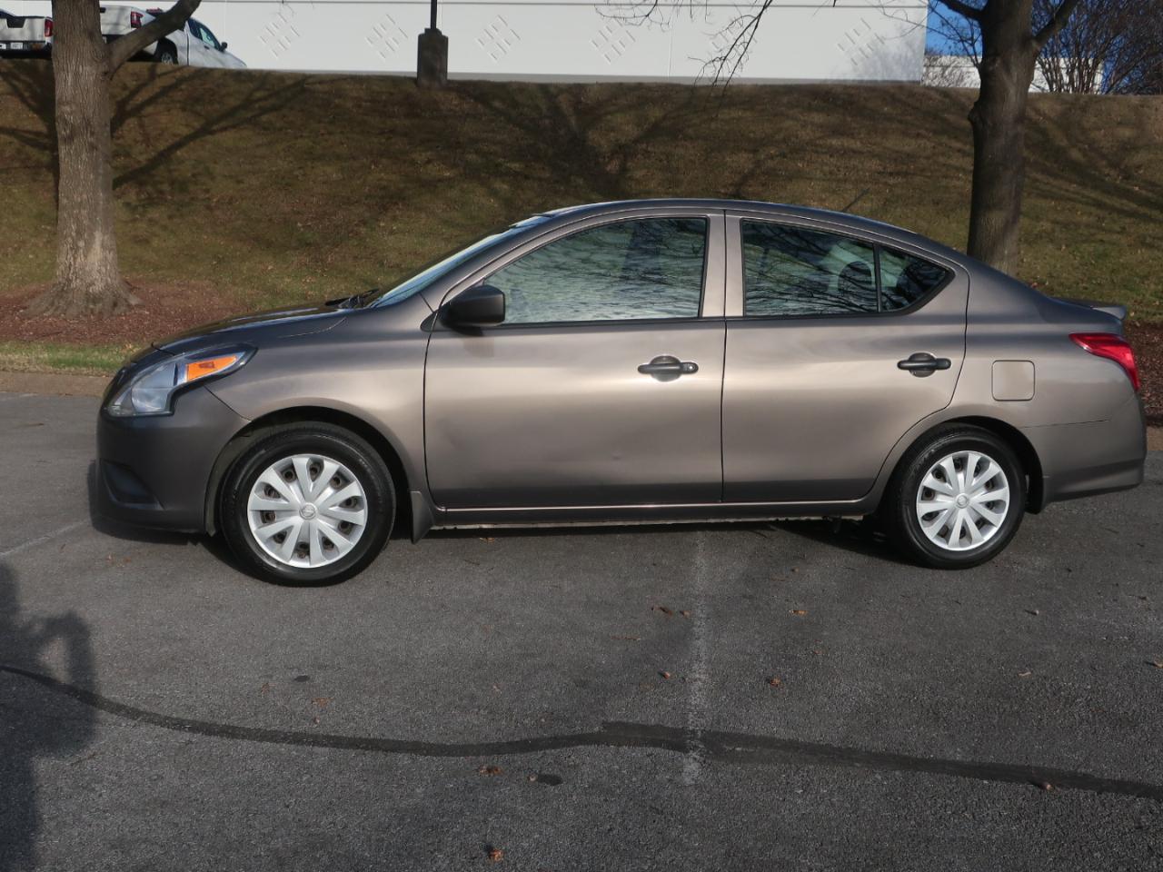 Nissan Versa 1.6 S 5M 2016