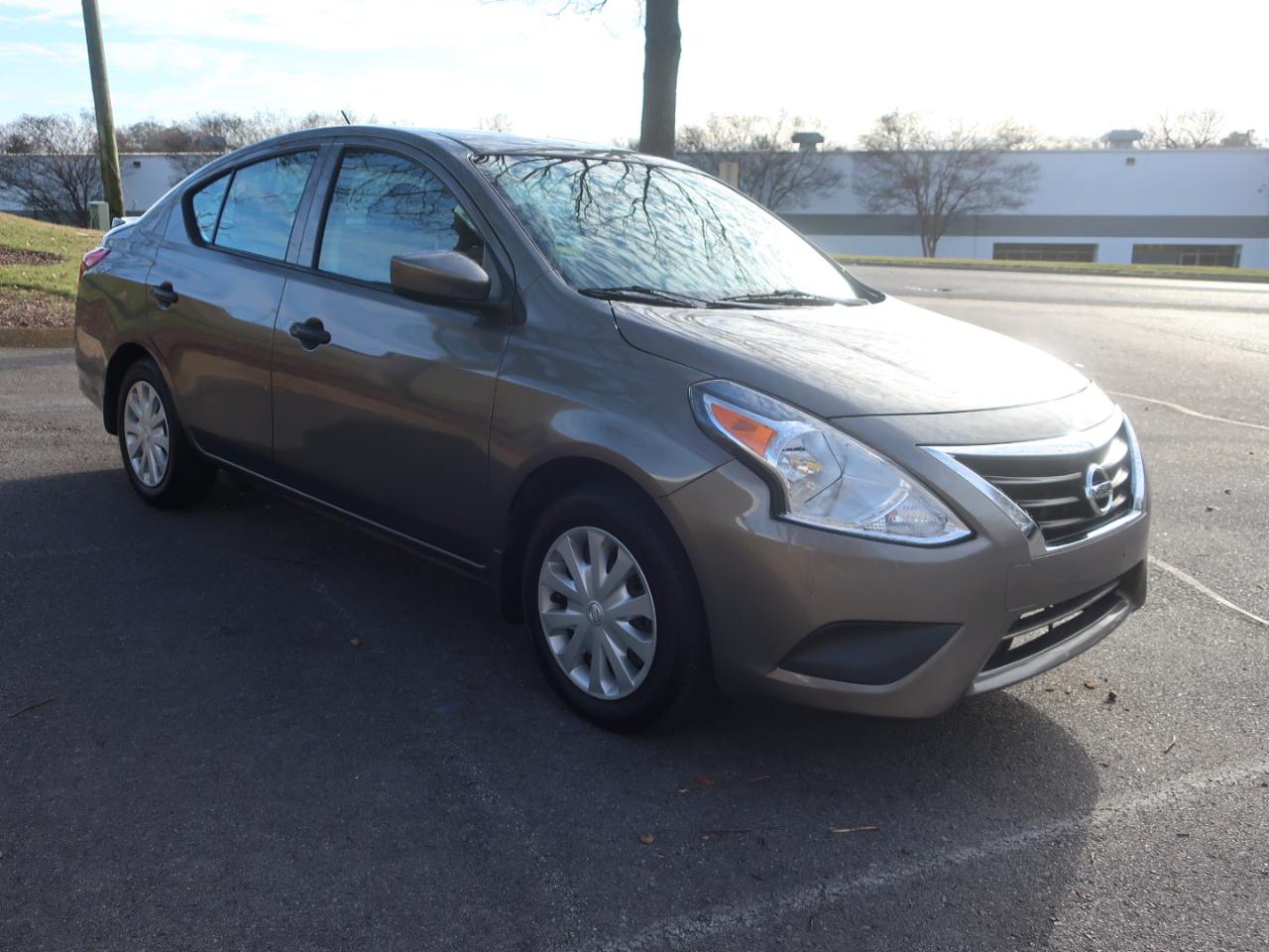 Nissan Versa 1.6 S 5M 2016