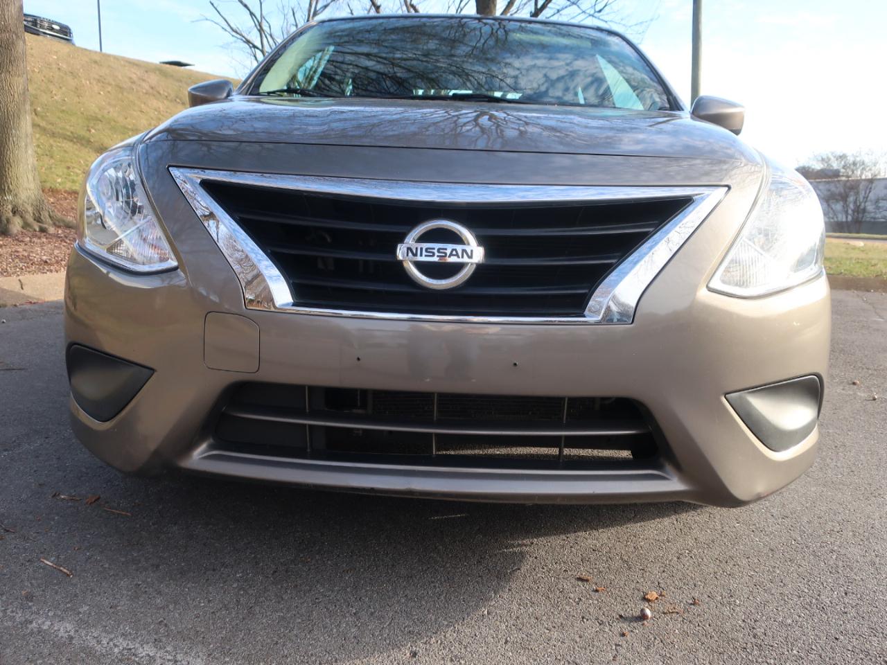 Nissan Versa 1.6 S 5M 2016