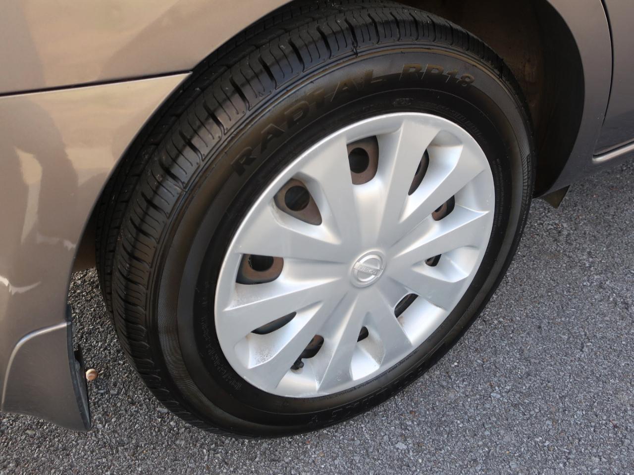 Nissan Versa 1.6 S 5M 2016