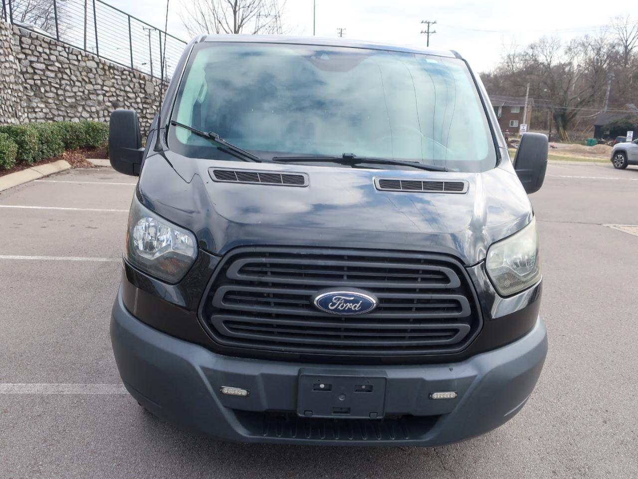 Ford Transit 150 Wagon Low Roof XL w/Sliding Pass. 130-in. WB 2015