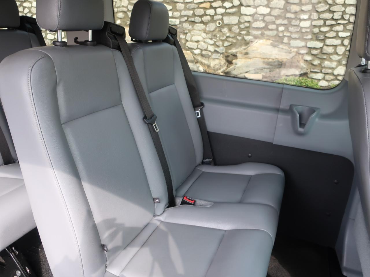 Ford Transit 150 Wagon Low Roof XL w/Sliding Pass. 130-in. WB 2015