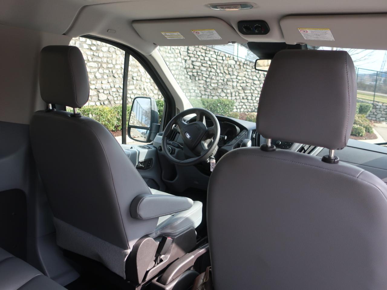 Ford Transit 150 Wagon Low Roof XL w/Sliding Pass. 130-in. WB 2015