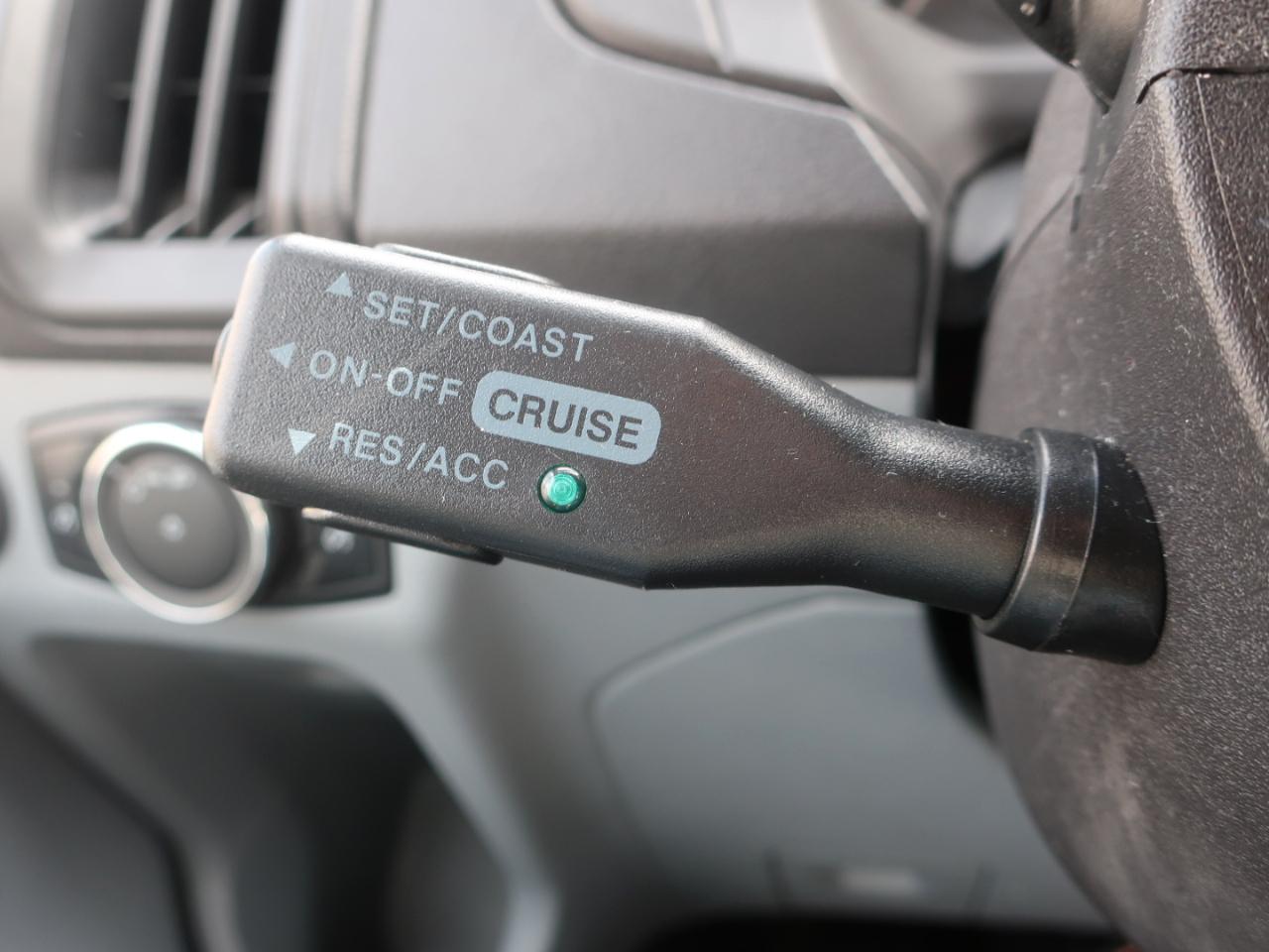 Ford Transit 150 Wagon Low Roof XL w/Sliding Pass. 130-in. WB 2015