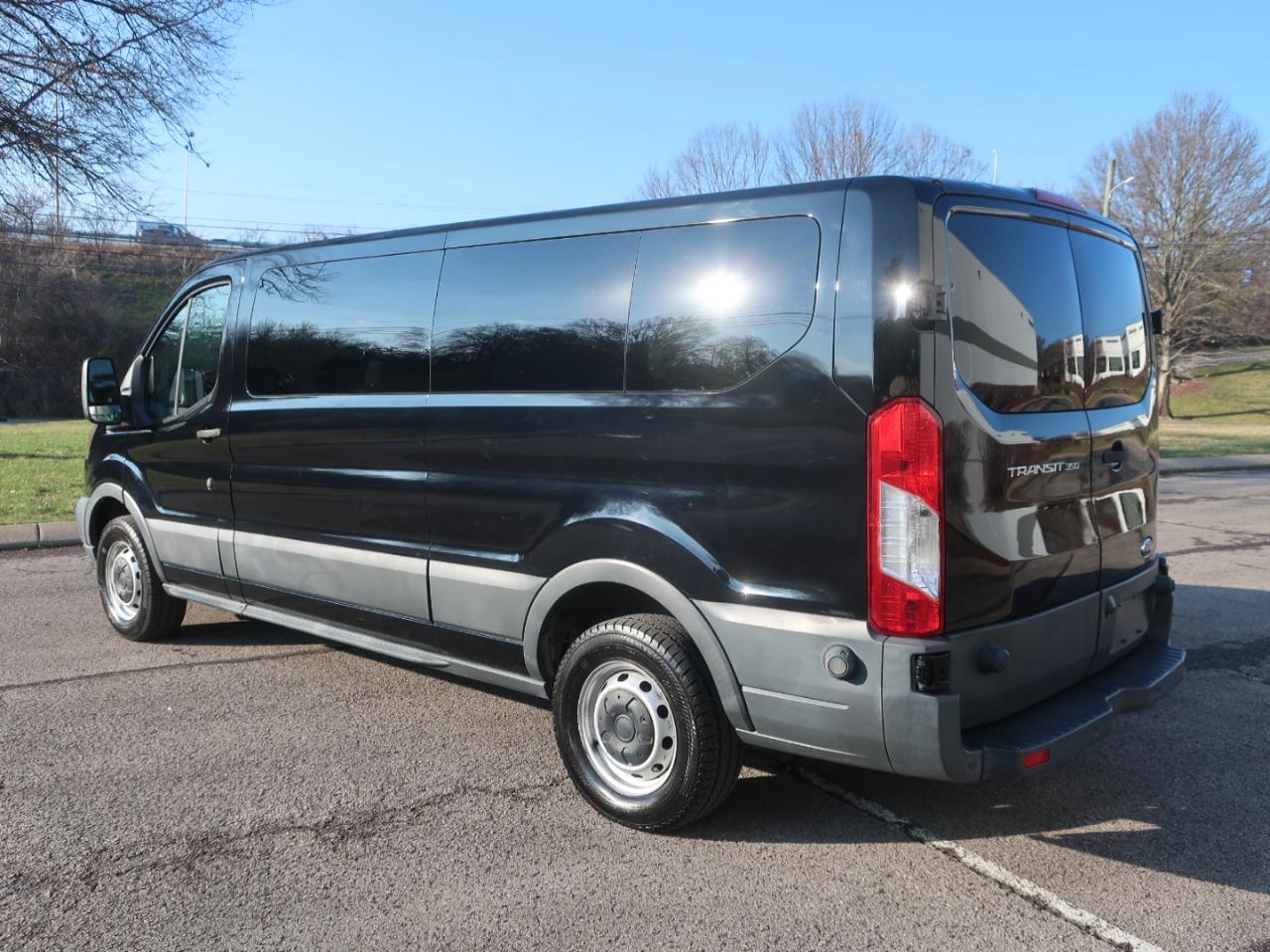 Ford Transit 350 Wagon Low Roof XL w/Sliding Pass. 148-in. WB 2016