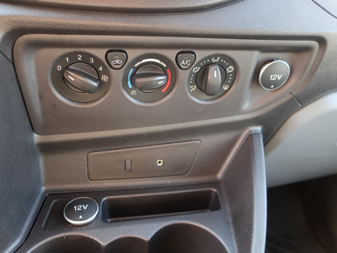 Ford Transit 350 Wagon Low Roof XL w/Sliding Pass. 148-in. WB 2016