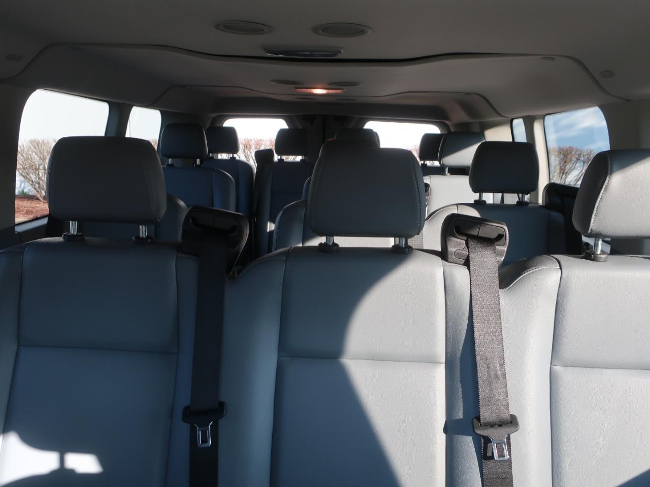 Ford Transit 350 Wagon Low Roof XL w/Sliding Pass. 148-in. WB 2016