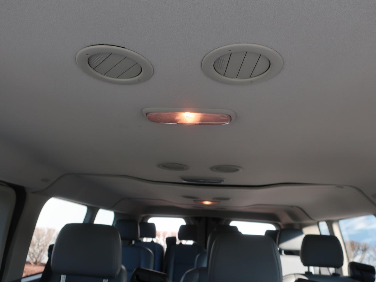 Ford Transit 350 Wagon Low Roof XL w/Sliding Pass. 148-in. WB 2016