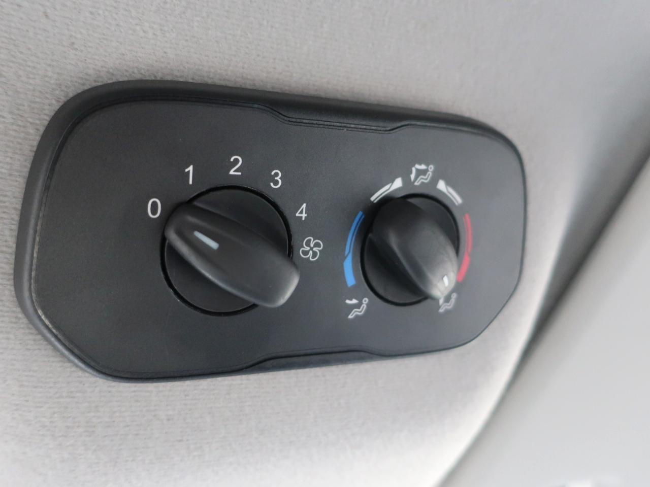 Ford Transit 350 Wagon Low Roof XL w/Sliding Pass. 148-in. WB 2016