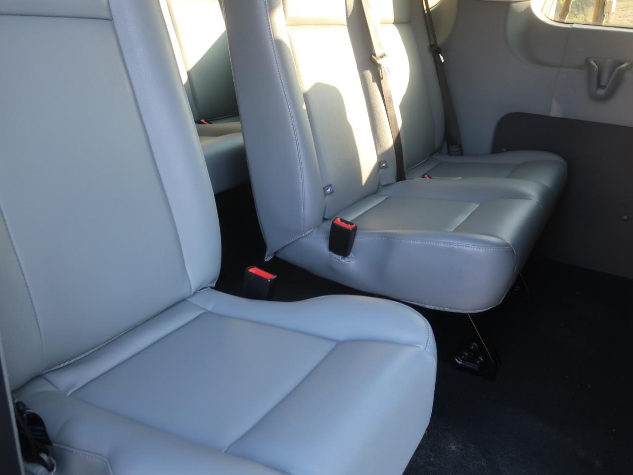 Ford Transit 350 Wagon Low Roof XL w/Sliding Pass. 148-in. WB 2016