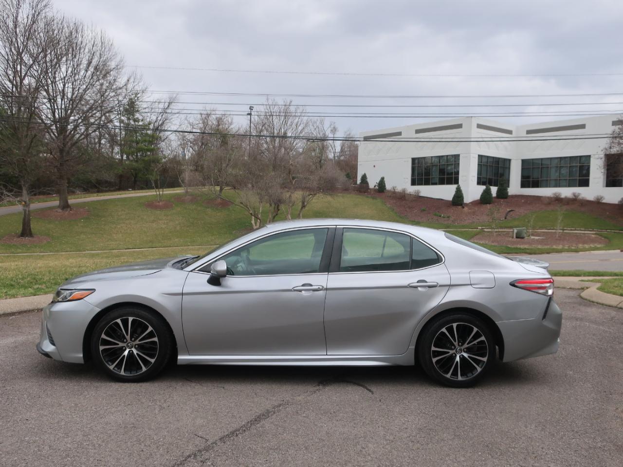 Toyota Camry SE 2018