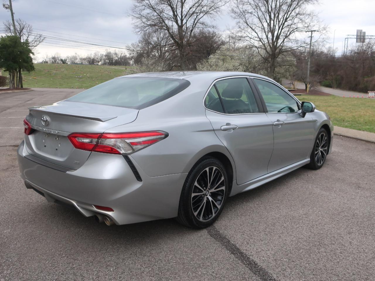Toyota Camry SE 2018