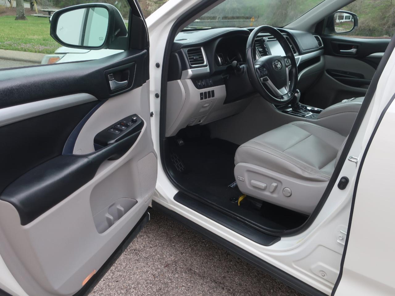 Toyota Highlander XLE AWD V6 2018