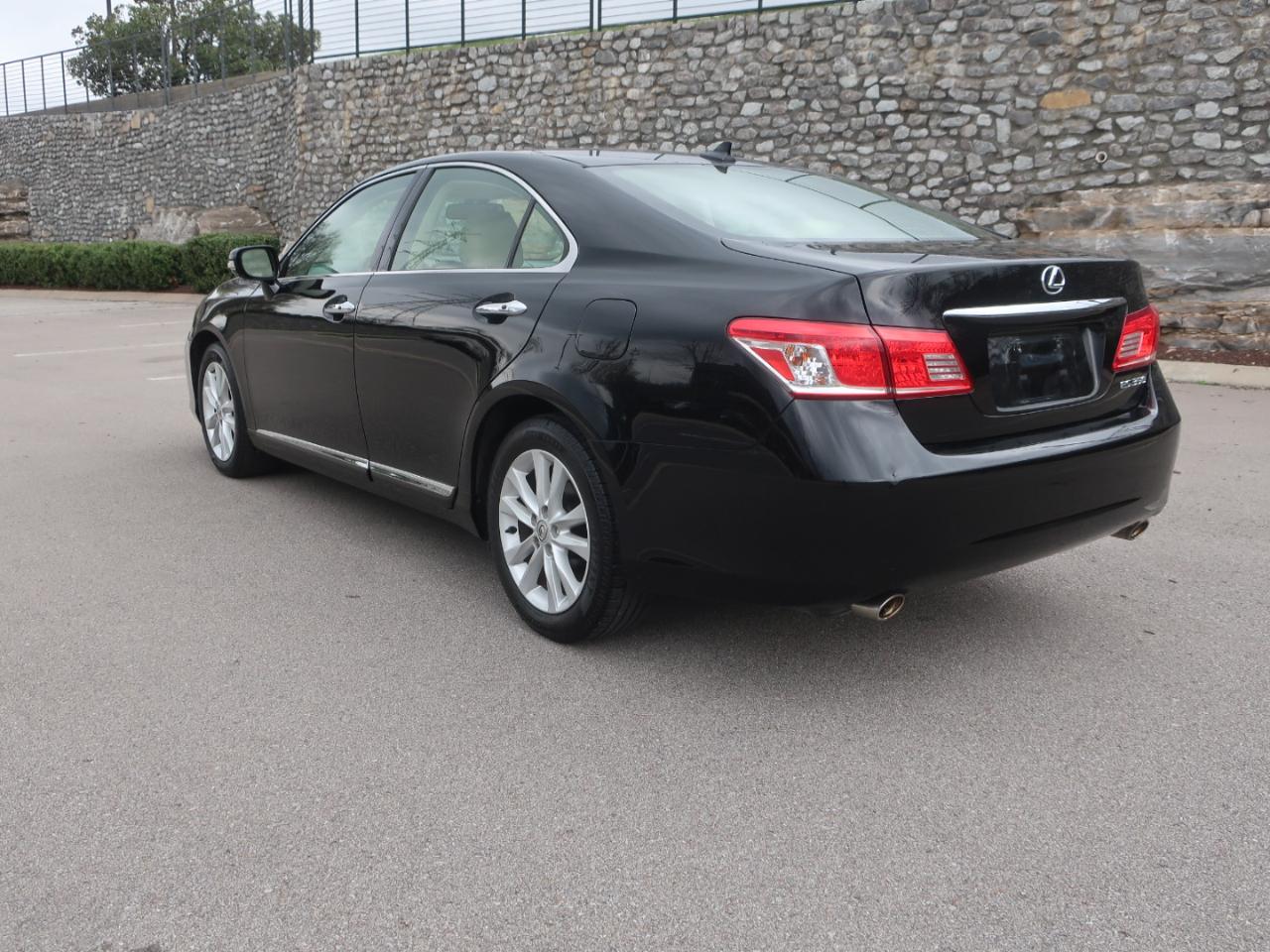 Lexus ES 350 Sedan 2011