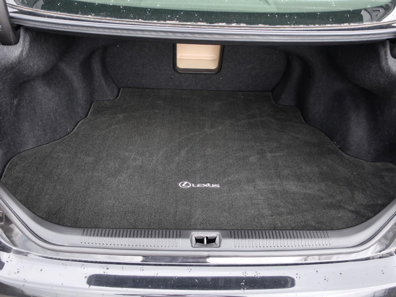 Lexus ES 350 Sedan 2011