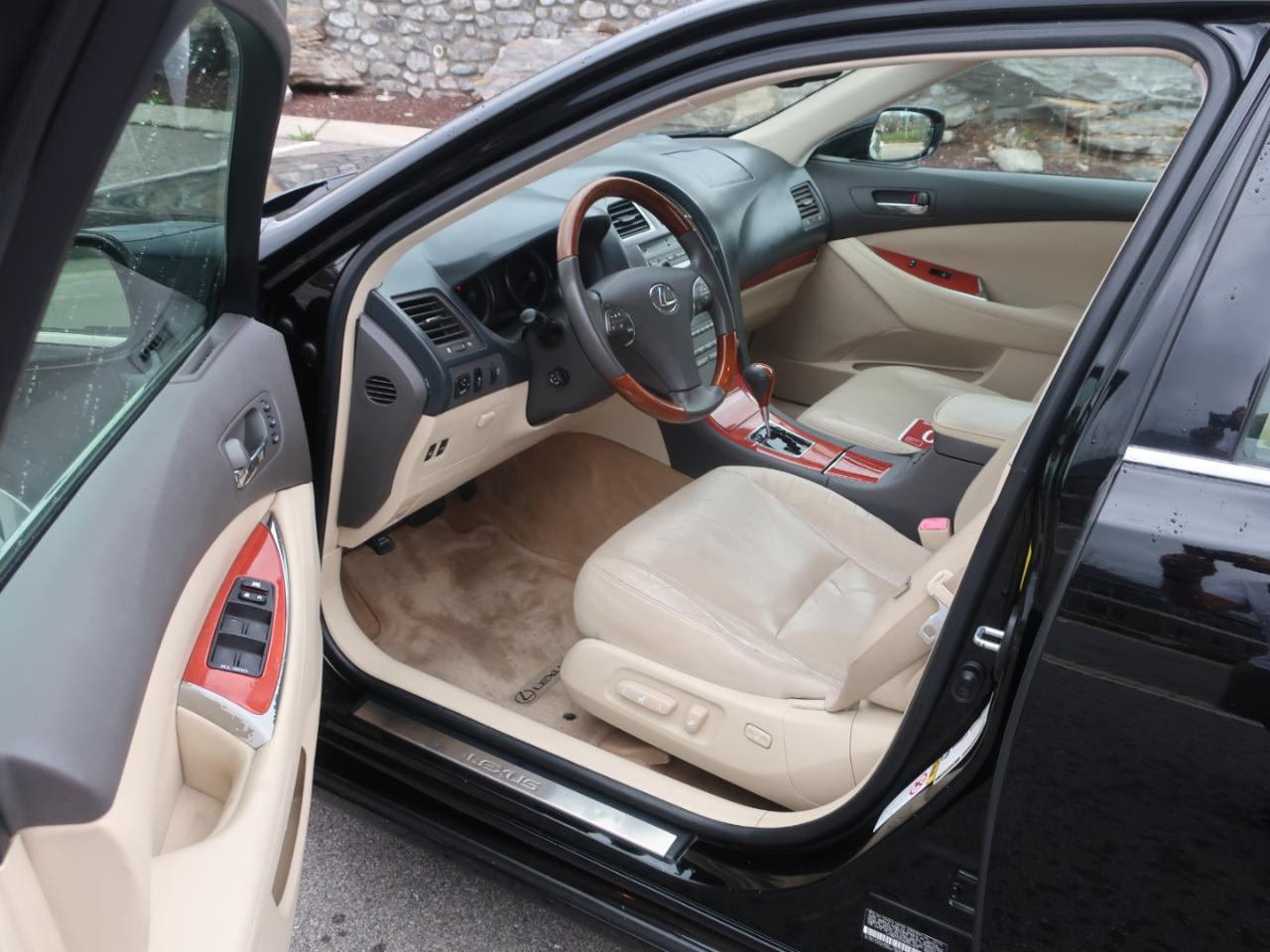 Lexus ES 350 Sedan 2011