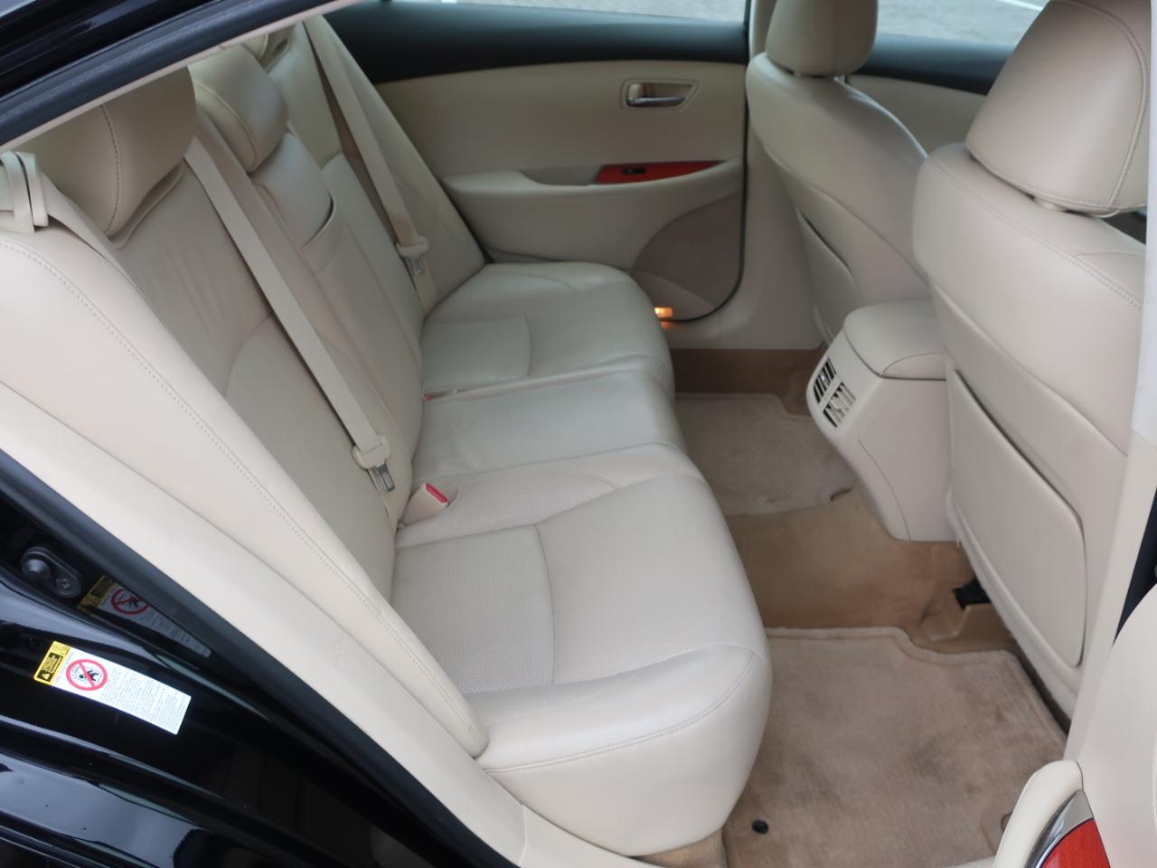 Lexus ES 350 Sedan 2011