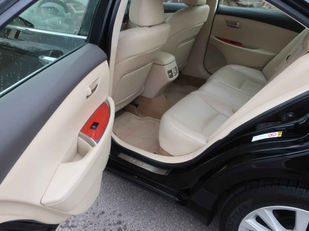 Lexus ES 350 Sedan 2011