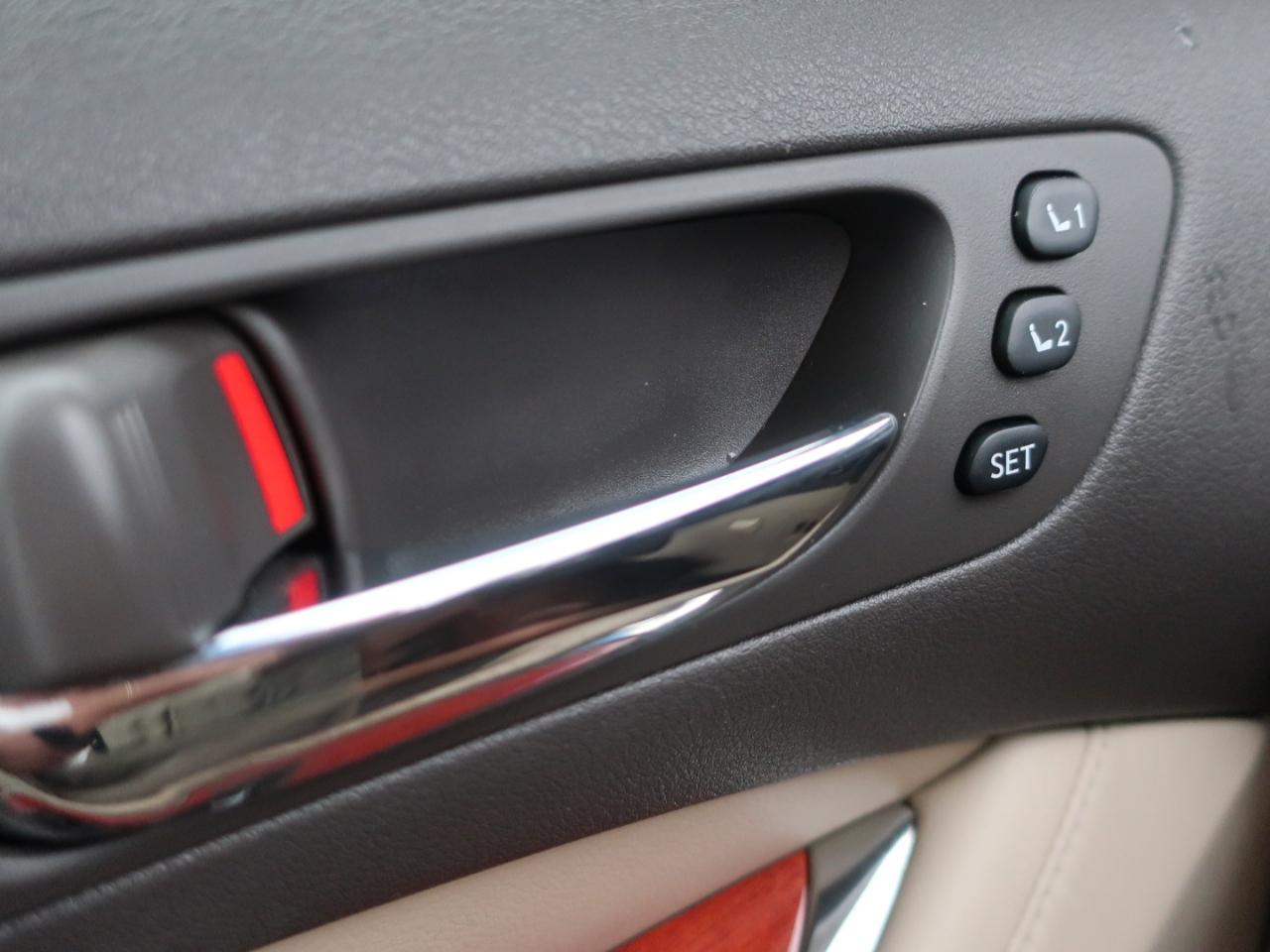 Lexus ES 350 Sedan 2011