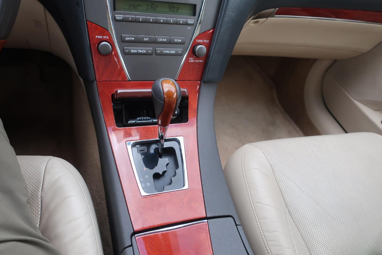 Lexus ES 350 Sedan 2011